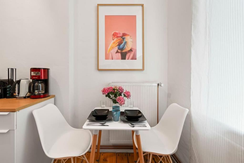 33 M Schoenhauser Allee Apartment *