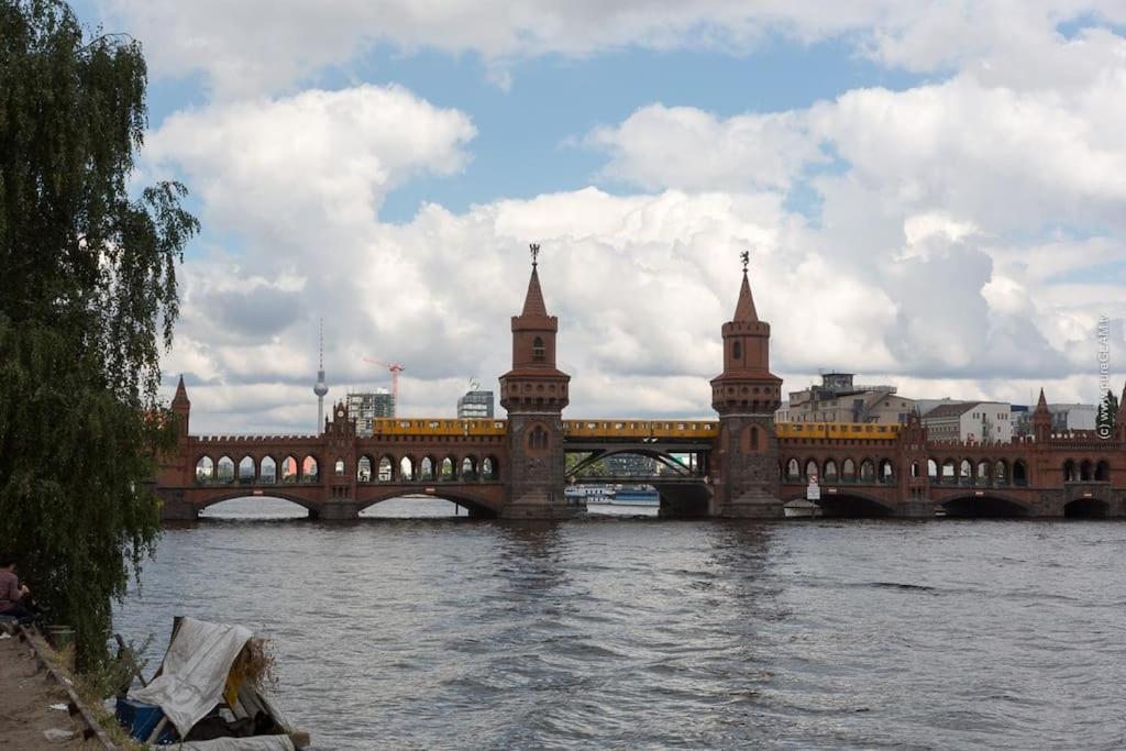 33 M Schoenhauser Allee Berlin