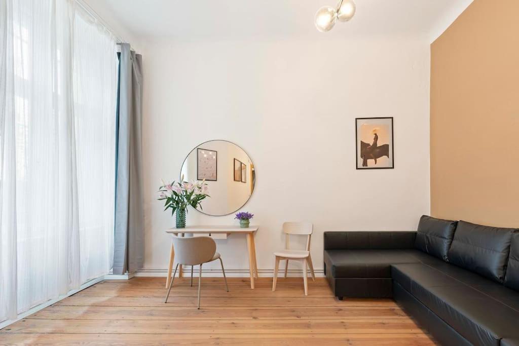 33 M Schoenhauser Allee Appartement *